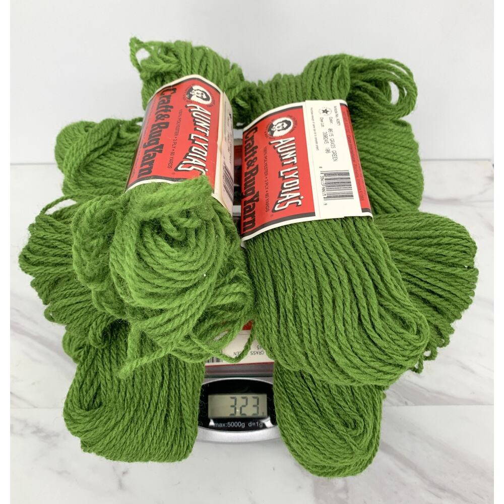 Vintage Aunt Lydia's Heavy Rug Yarn 615 Grass Green 8 Skeins 323 total grams - Picture 3 of 6